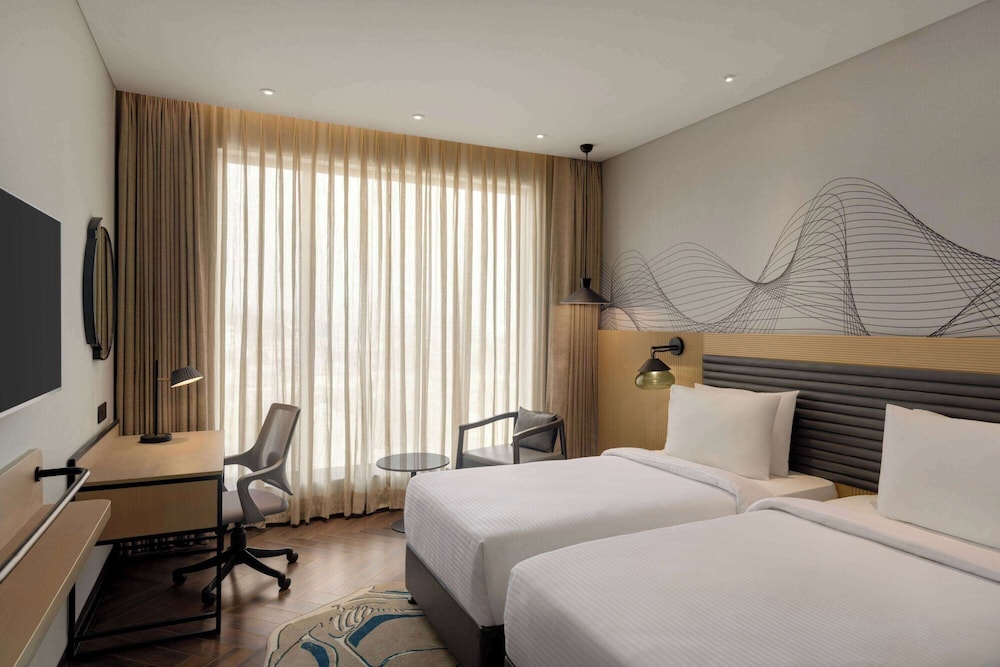 Deluxe Room, 2 Twin Beds, Smoking - Photo 1