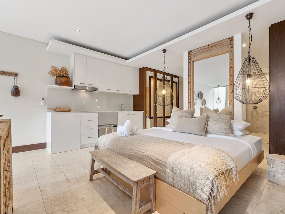 Luxury Apartment photo 2