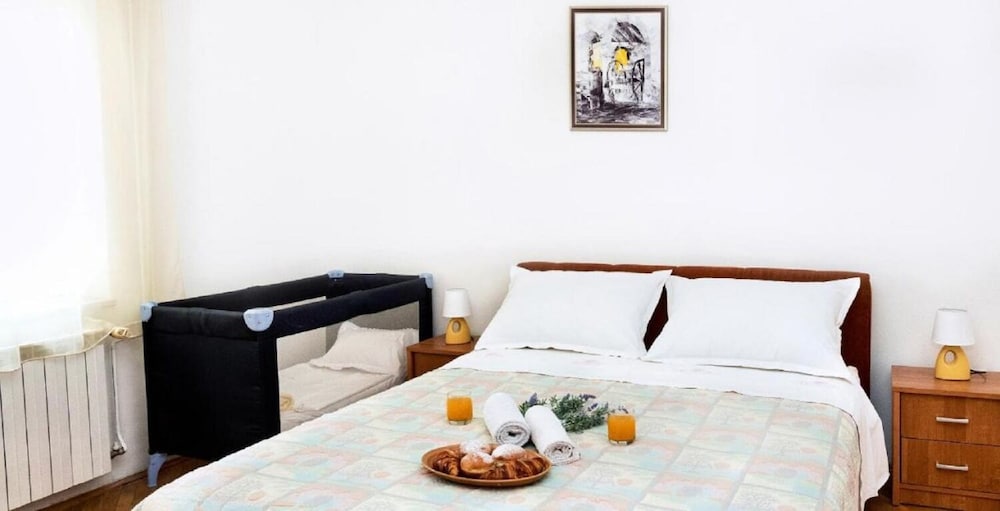 Apartment (Mari - 250 M From Sea - A2(8))