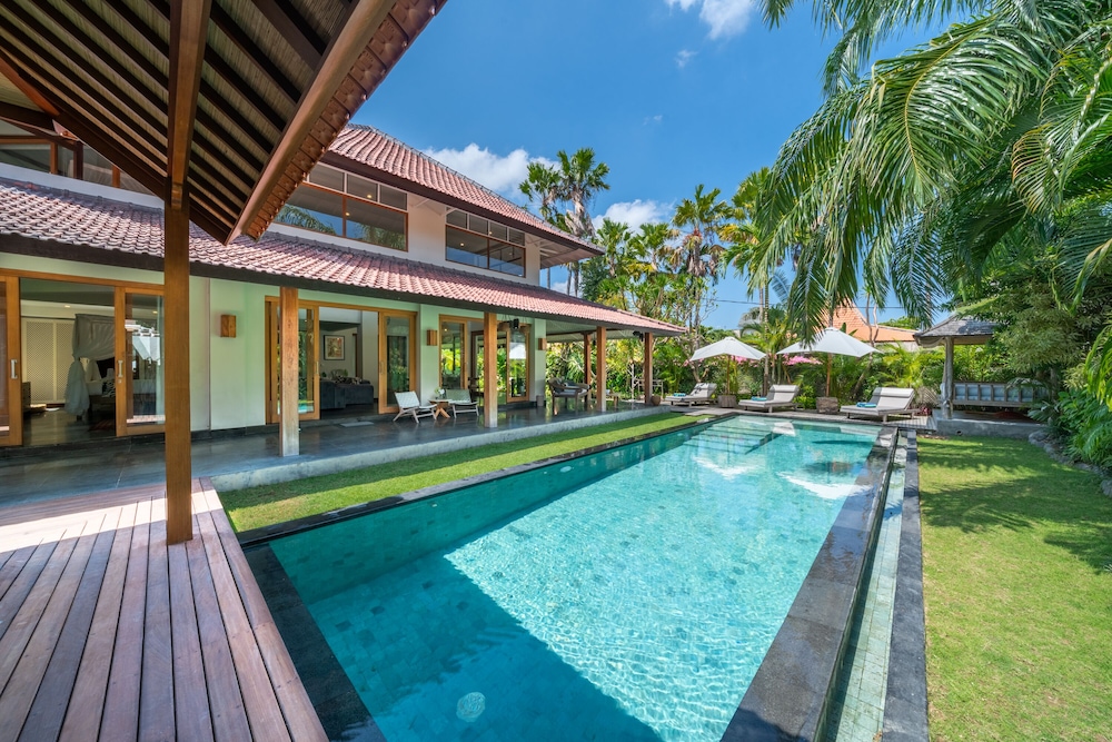 Family Villa, 4 Bedrooms, Pool View - Photo 26