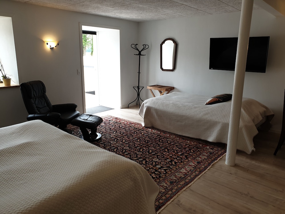 Family Apartment, Multiple Beds, Kitchen, Courtyard View photo 3