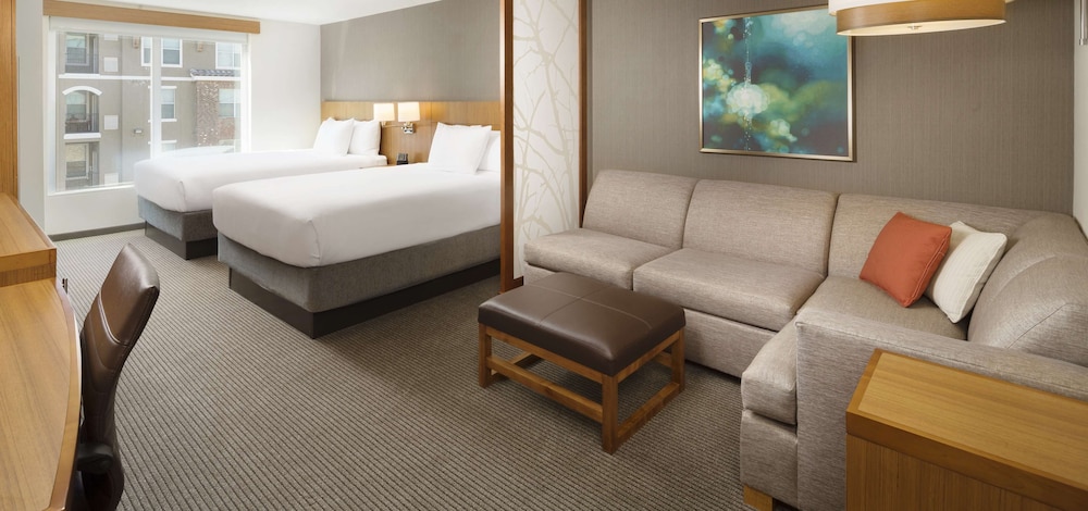 Room, Multiple Beds (Double Queen) photo 2