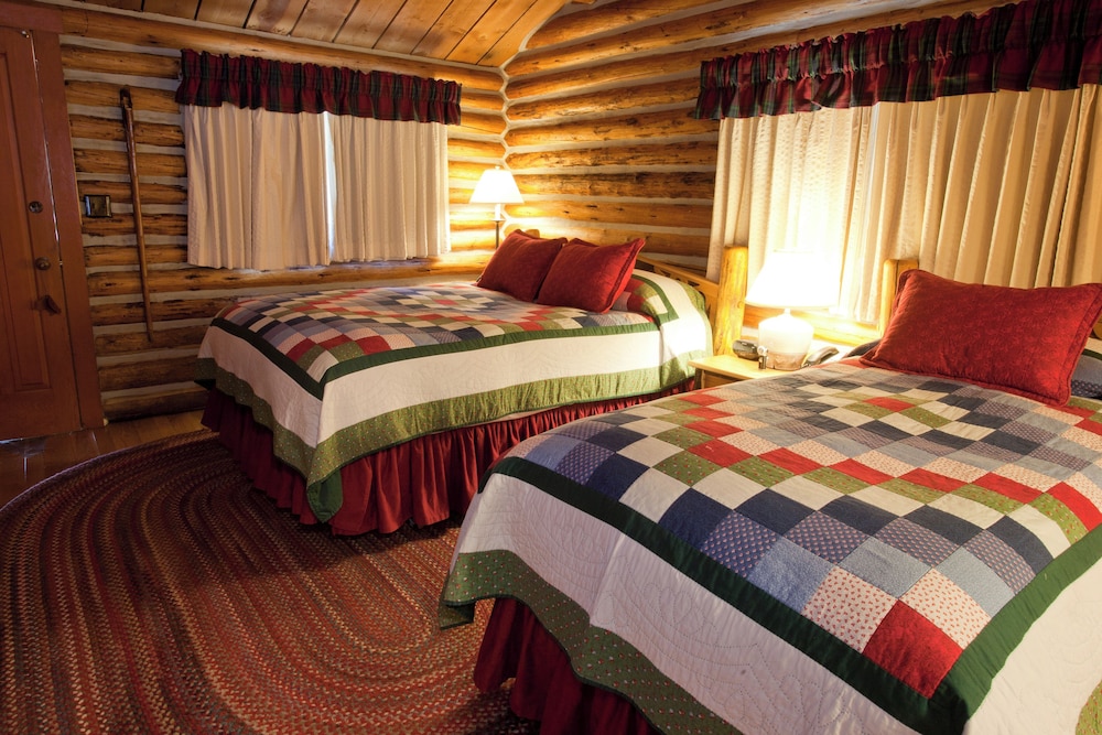 Duplex Cabin, 1 Queen and 1 Twin photo 2