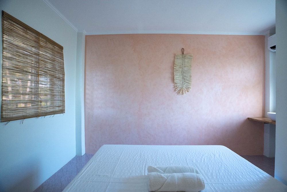 Standard Queen Room - Photo 4