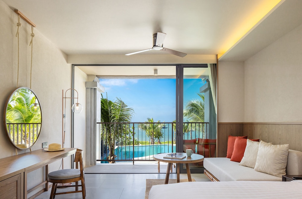 Deluxe Seaview - Photo 2