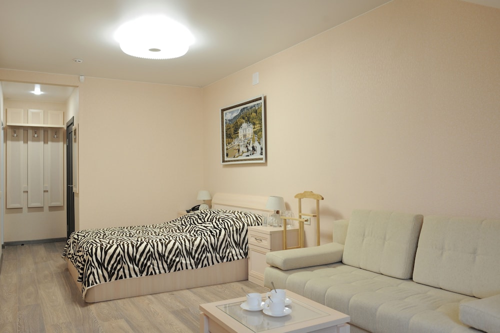 Family Room photo 1