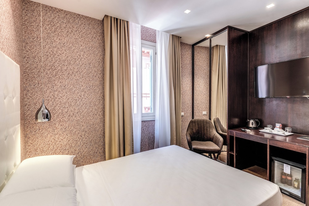 Basic Double Room photo 2
