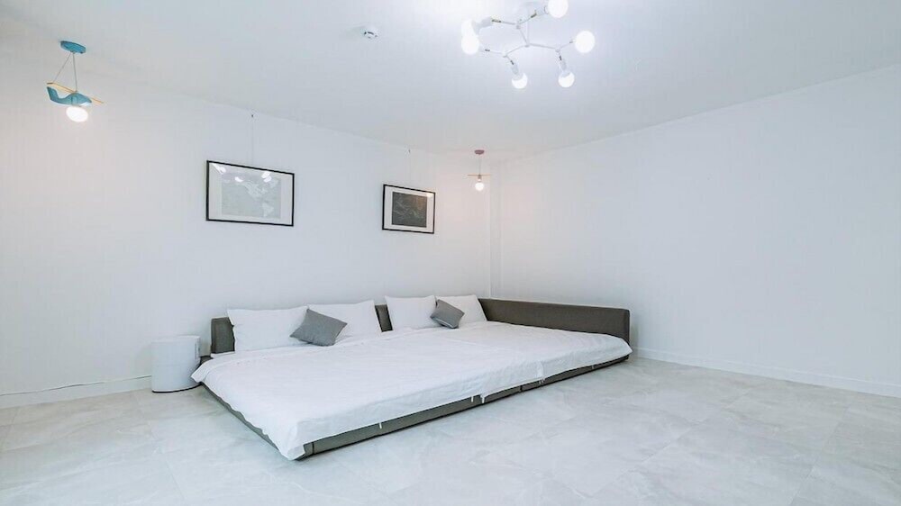 Room (Kids Private House) - Photo 17