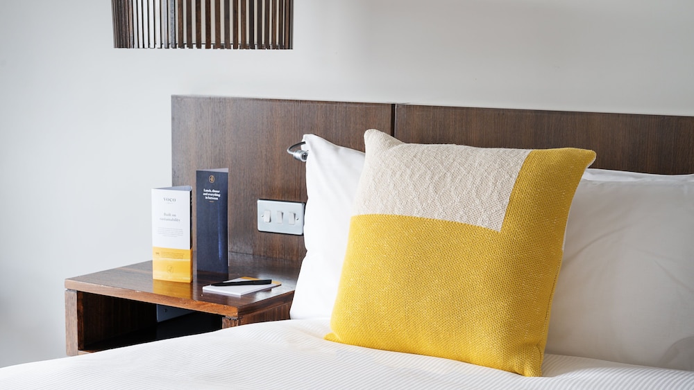 Standard Room, 1 Queen Bed - Photo 6