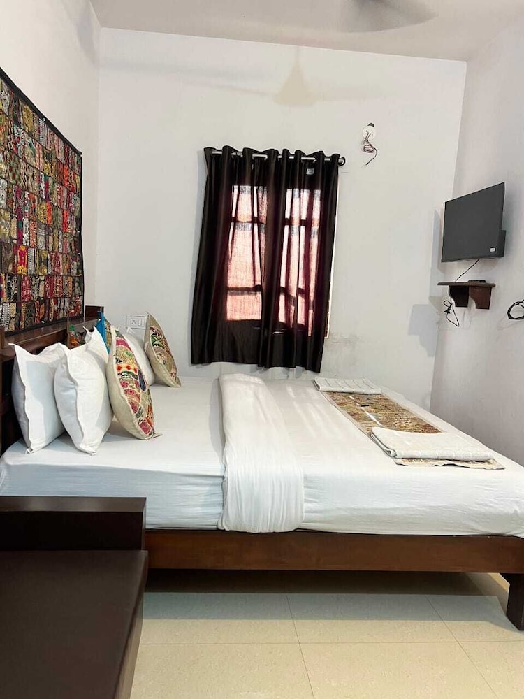 Standard Room - Photo 2