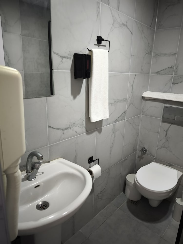 Standard Triple Room (without balcony) - Photo 14