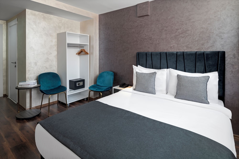 Economy Double Room photo 2