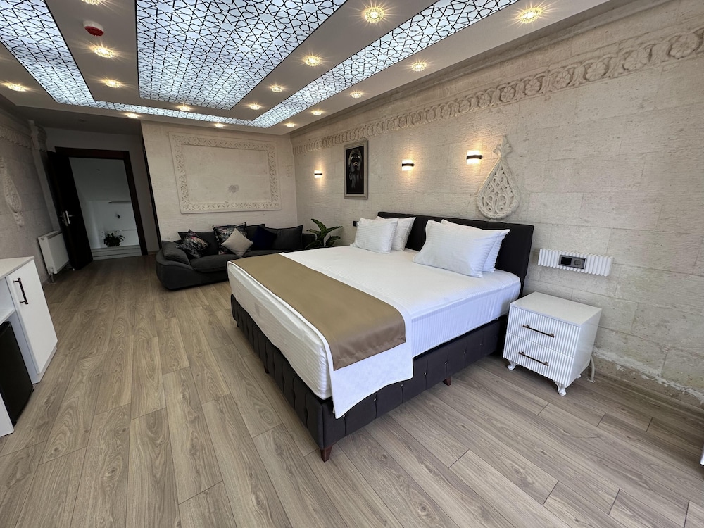 Deluxe Room, 1 Bedroom, Lake View photo 1