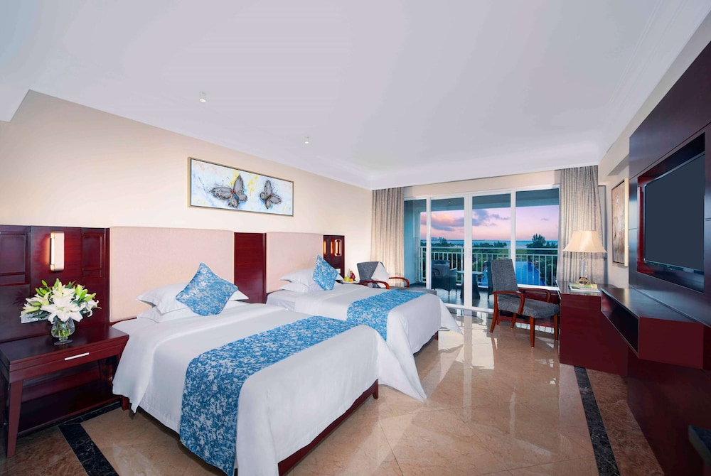 Premier Room, 2 Twin Beds, Ocean View (Sunrise View, Poolside) photo 1