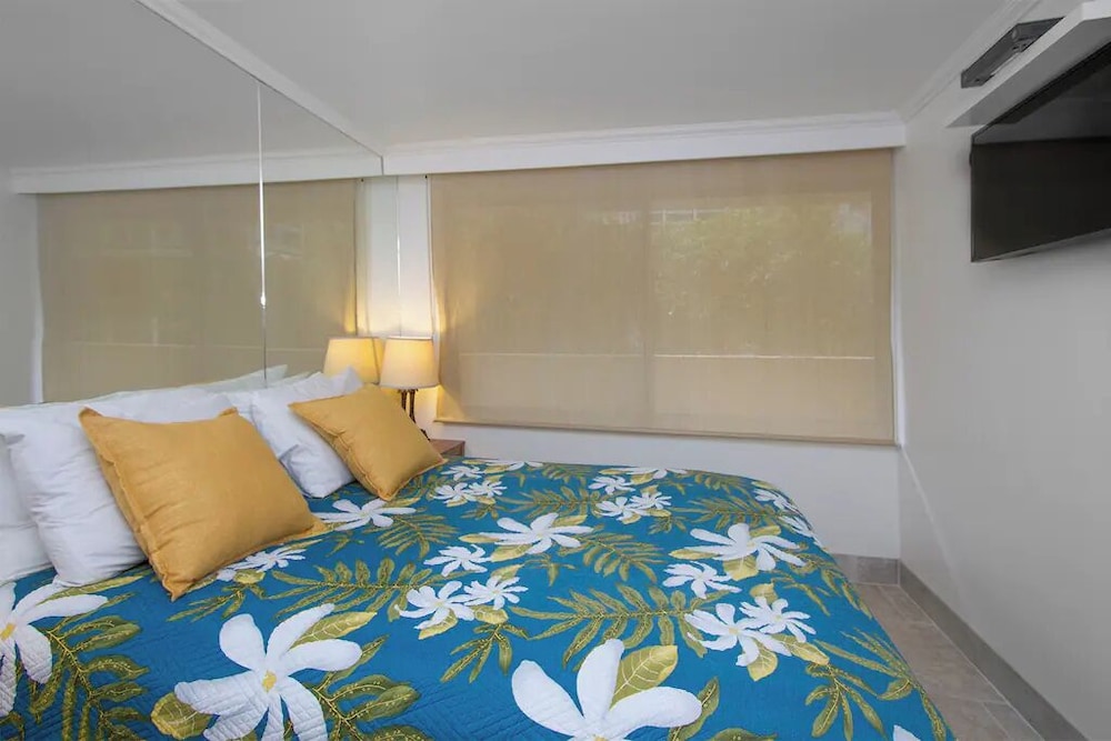 Signature Condo
