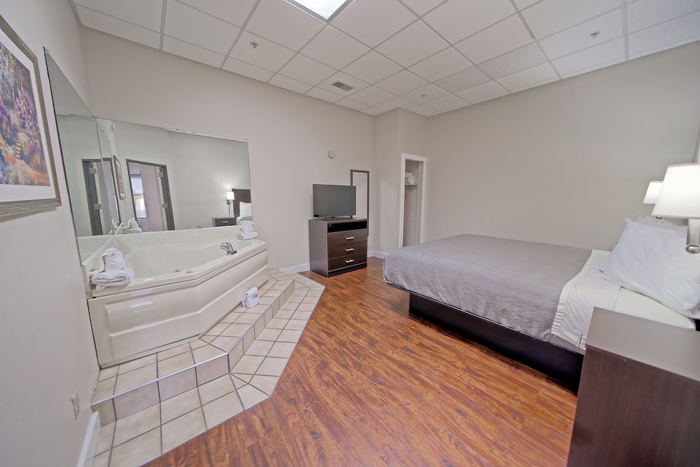 Suite, 1 Bedroom, Jetted Tub photo 3