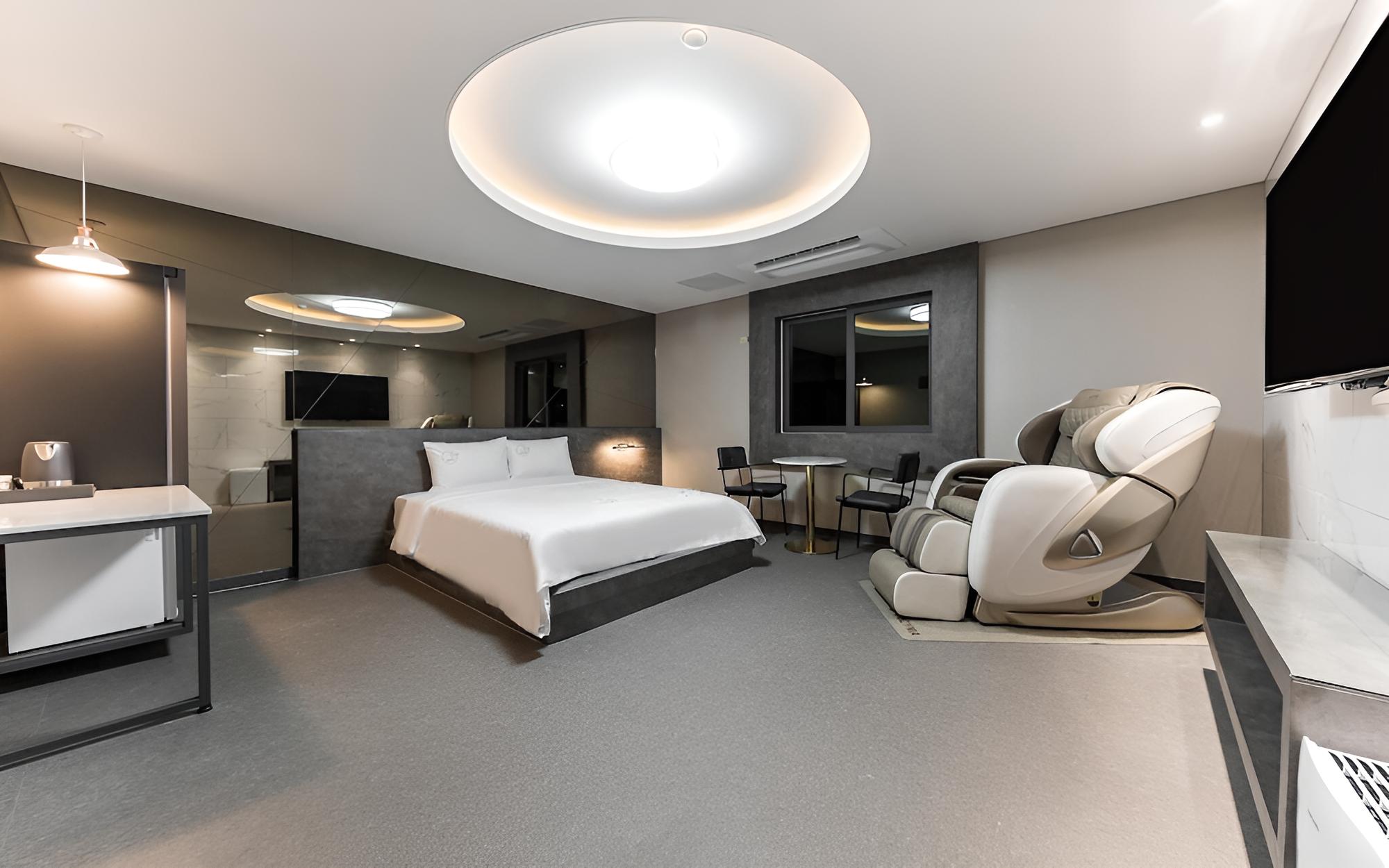 Room (VIP (Netflix available air purifier s) - Photo 2