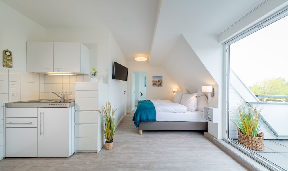 Apartment (D) photo 2