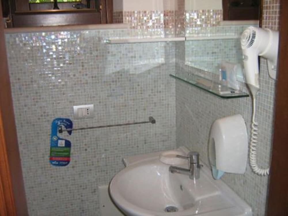 Junior Suite, Non Smoking, Partial Ocean View, photo 6