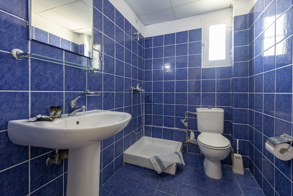 Basic Double Room - Photo 12