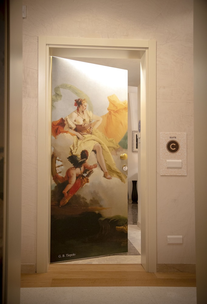 Business Suite photo 2