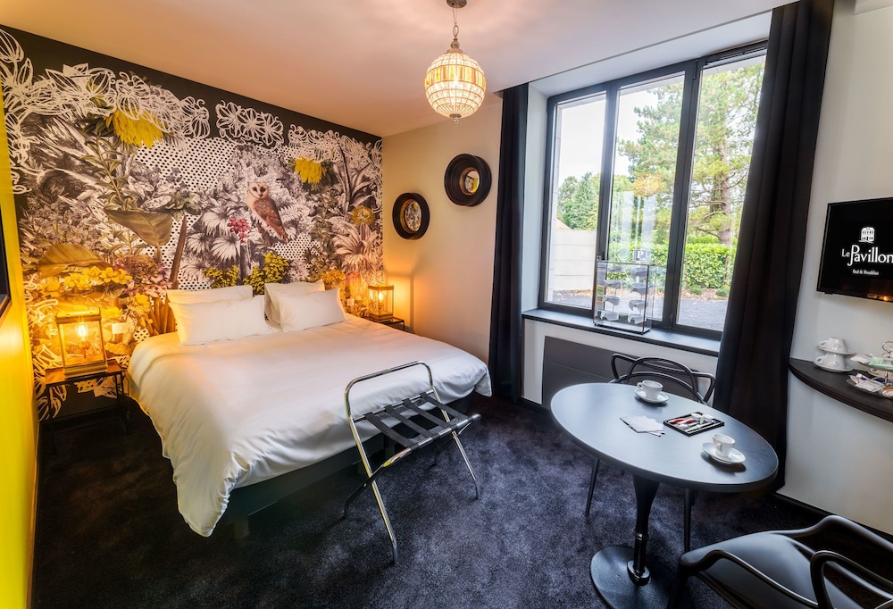 Double Room, 1 King Bed, Garden View