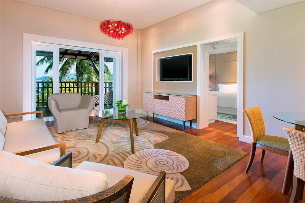 Suite, 1 Bedroom, Partial Ocean View - Photo 3