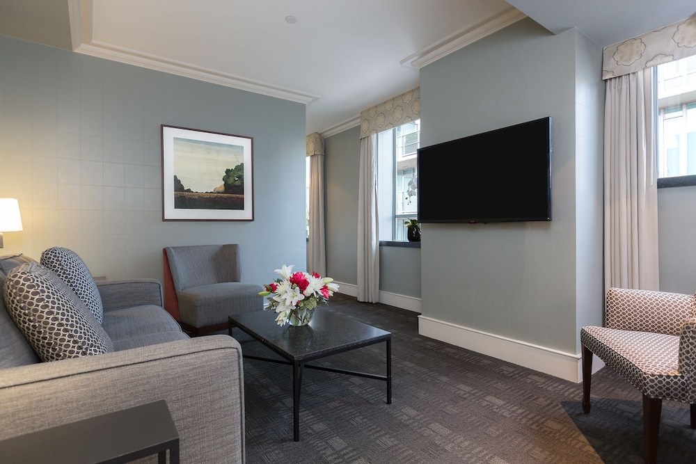 Junior Suite, 1 King Bed with Sofa bed