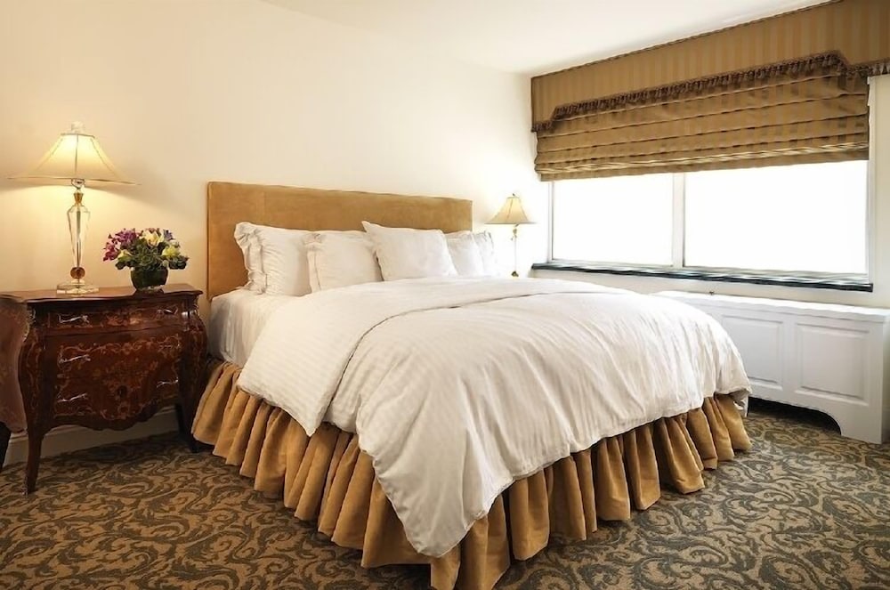Executive One- Bedroom Suite photo 3