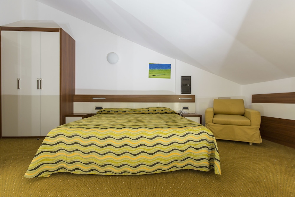 Economy Double Room - Photo 4