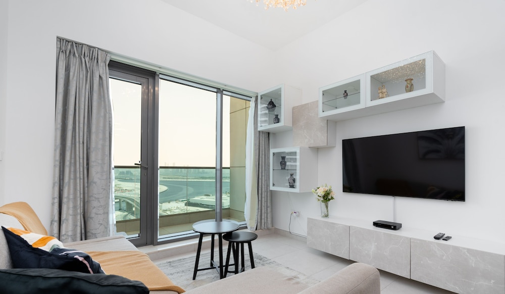 Deluxe Apartment, 1 Bedroom, Canal View photo 2
