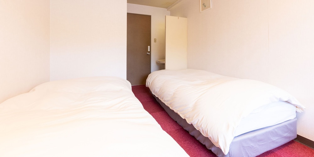 Twin Room with toilet (Shared Bathroom), Non Smoking photo 3
