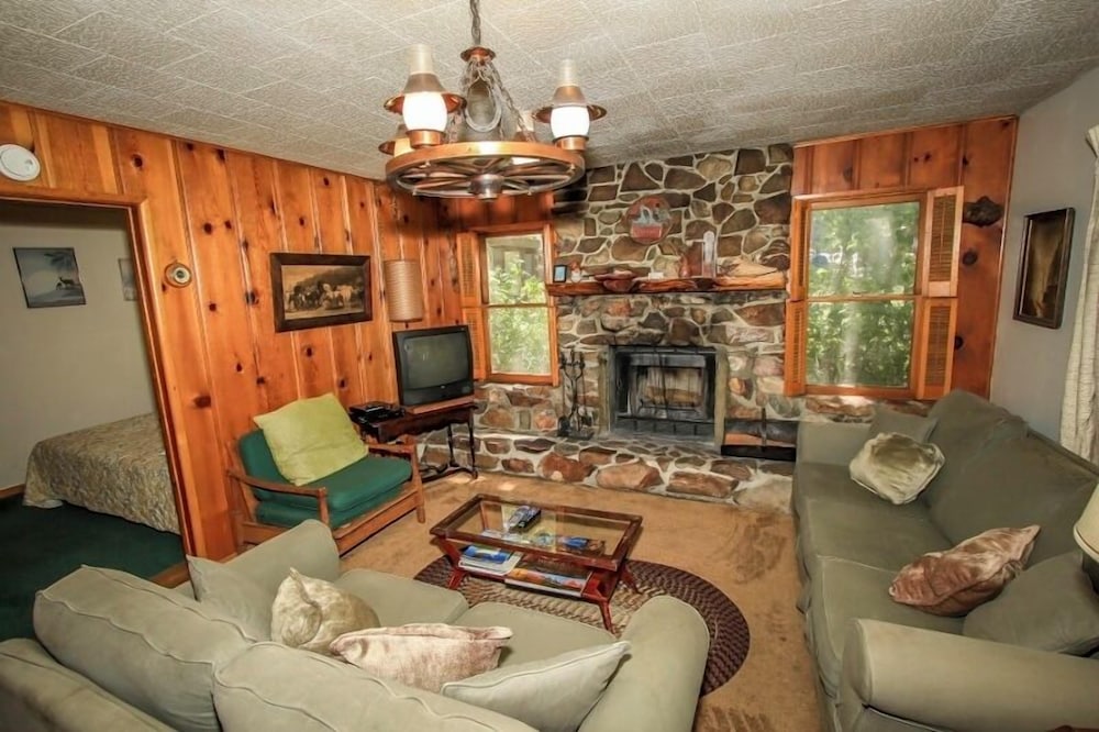 Cabin, Multiple Beds, Patio, Mountain View