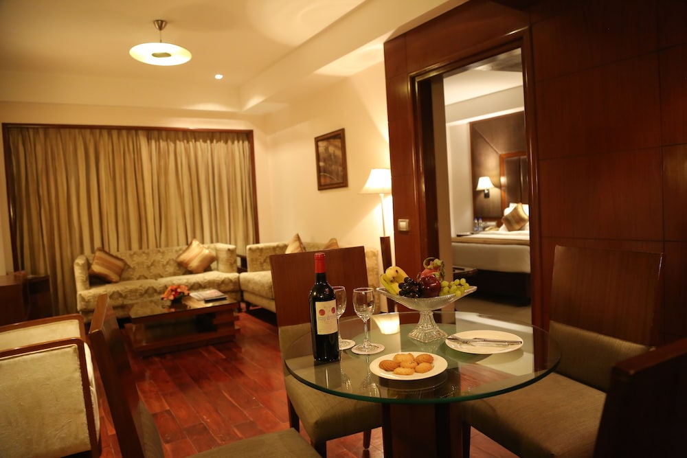 Suite - Photo 6