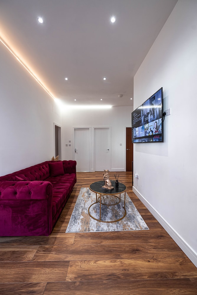 Executive Apartment, Ensuite, City View (Apt 1) - Photo 11