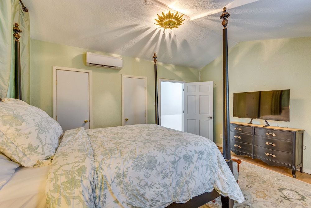 House (2 Bedrooms)