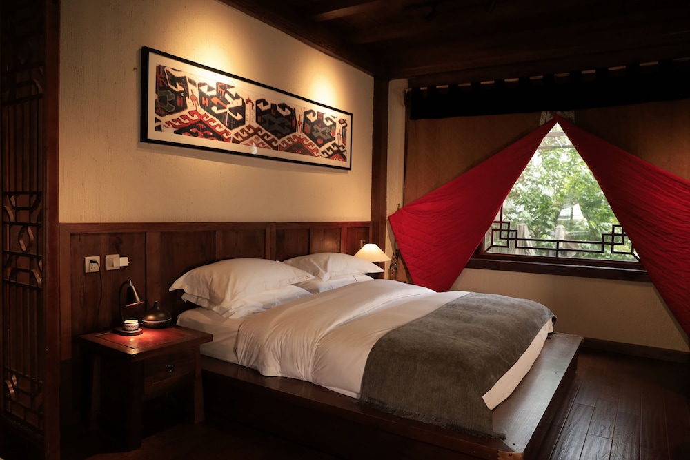 Signature Double Room, Courtyard View photo 1