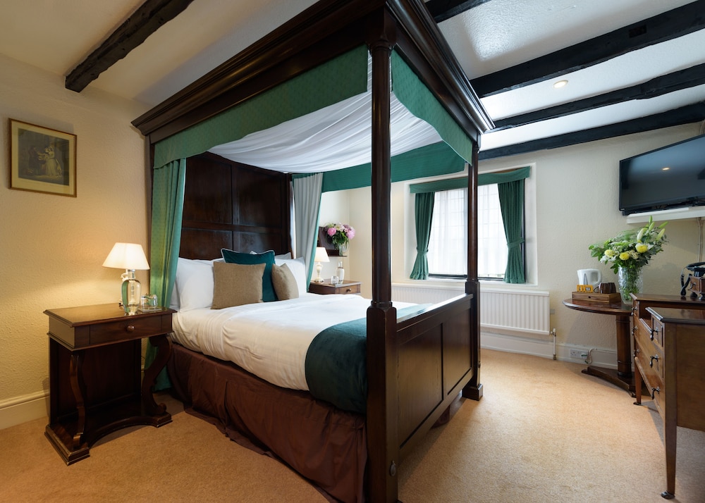 Deluxe Four Poster Room