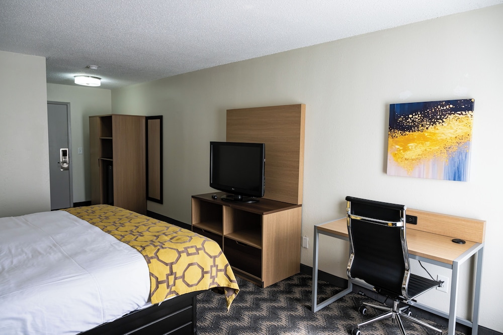 Standard Room, 1 King Bed - Photo 4