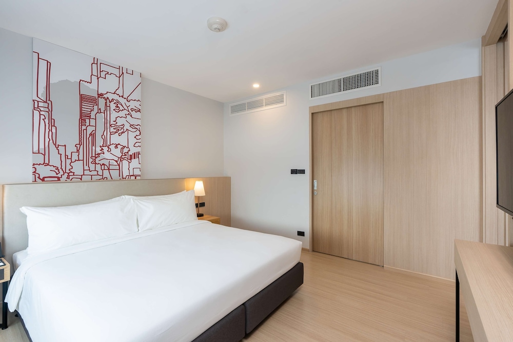 Suite, 1 King Bed, Non Smoking (Living Room)