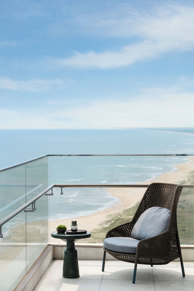 Premier Ocean View Suite - Photo 7
