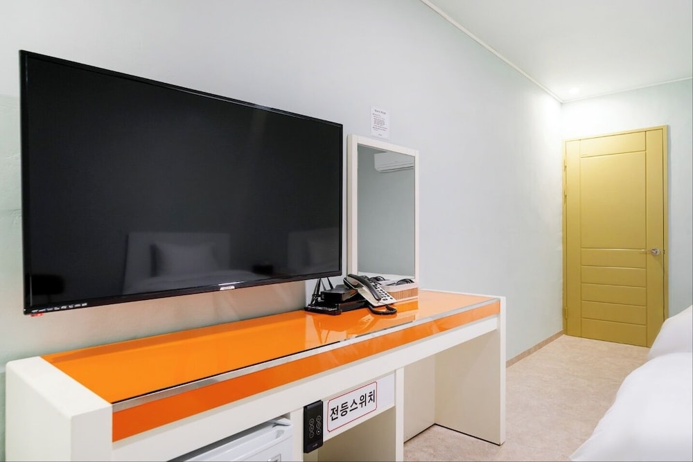 Deluxe Twin Room - Photo 3