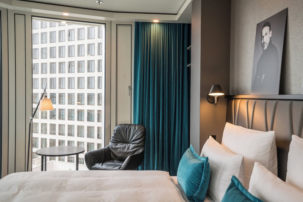 Standard Room, 1 King Bed photo 1