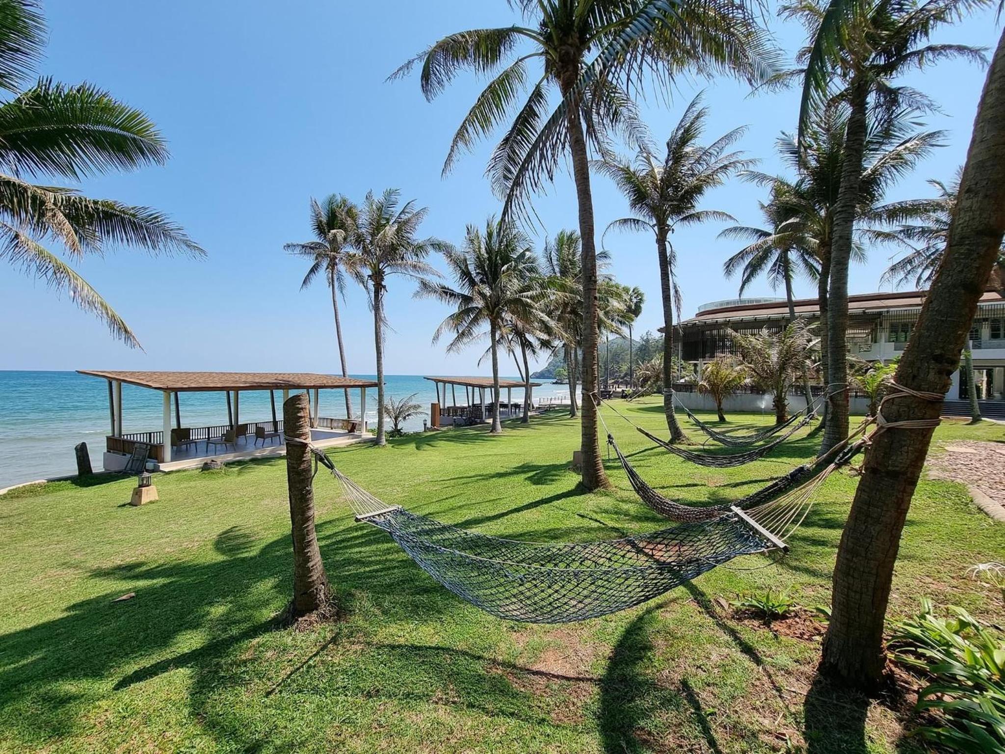 Triple Room - Beach Front photo 2