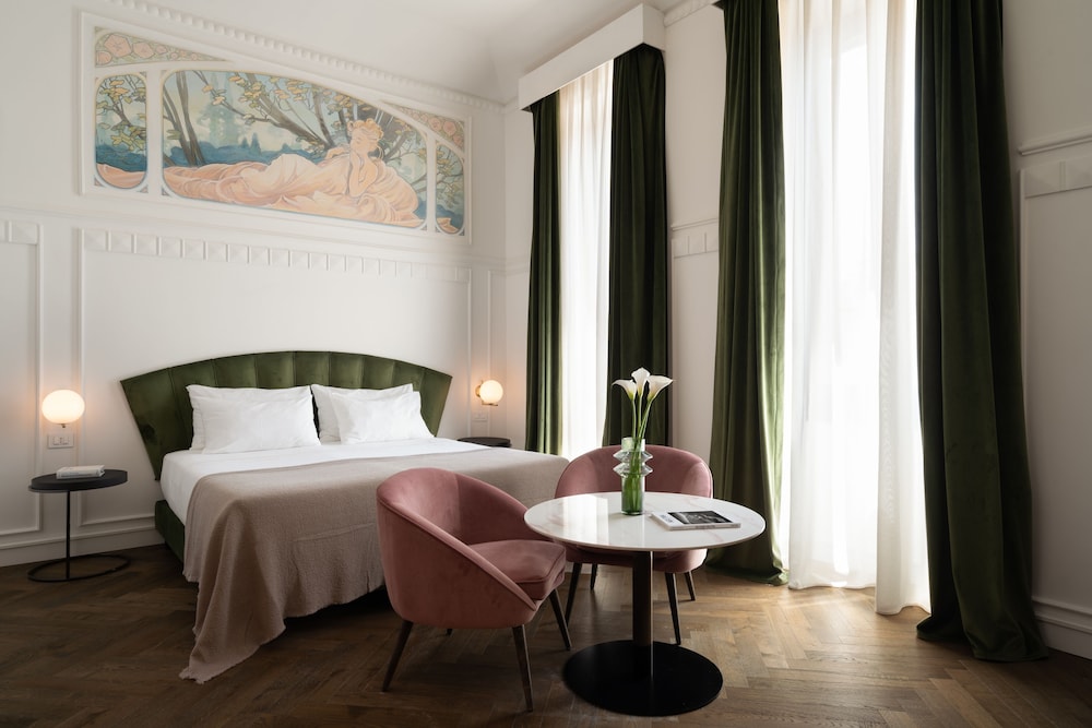 Deluxe Room, City View - Photo 2