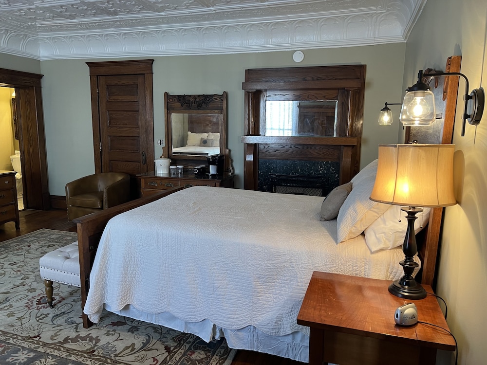 Standard Room, 2 Double Beds, Garden View (Tyfi 1) photo 2