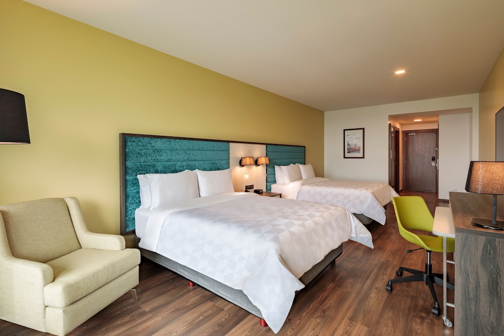Standard Room, 2 Queen Beds, Mountain View - Photo 2
