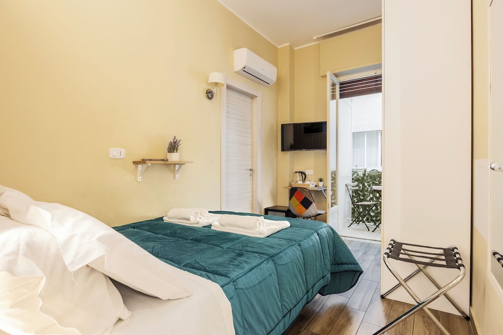 Basic Double Room photo 3