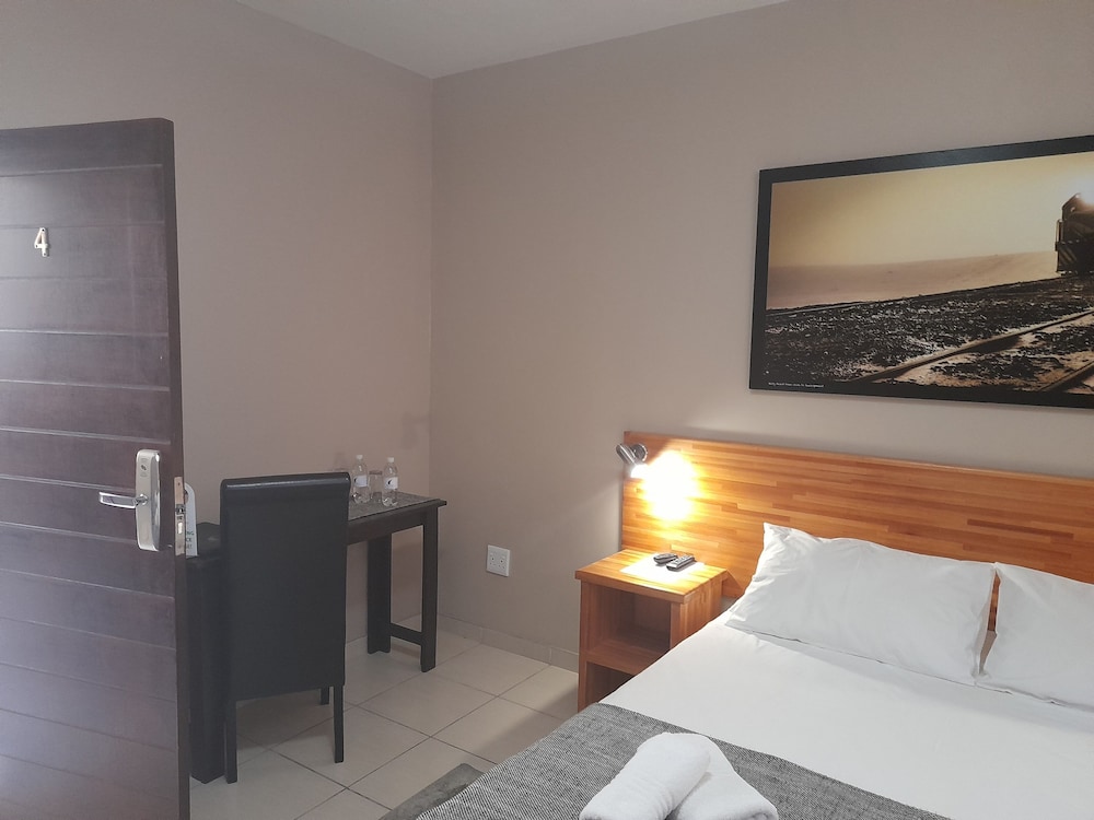 Standard Double or Twin Room photo 2
