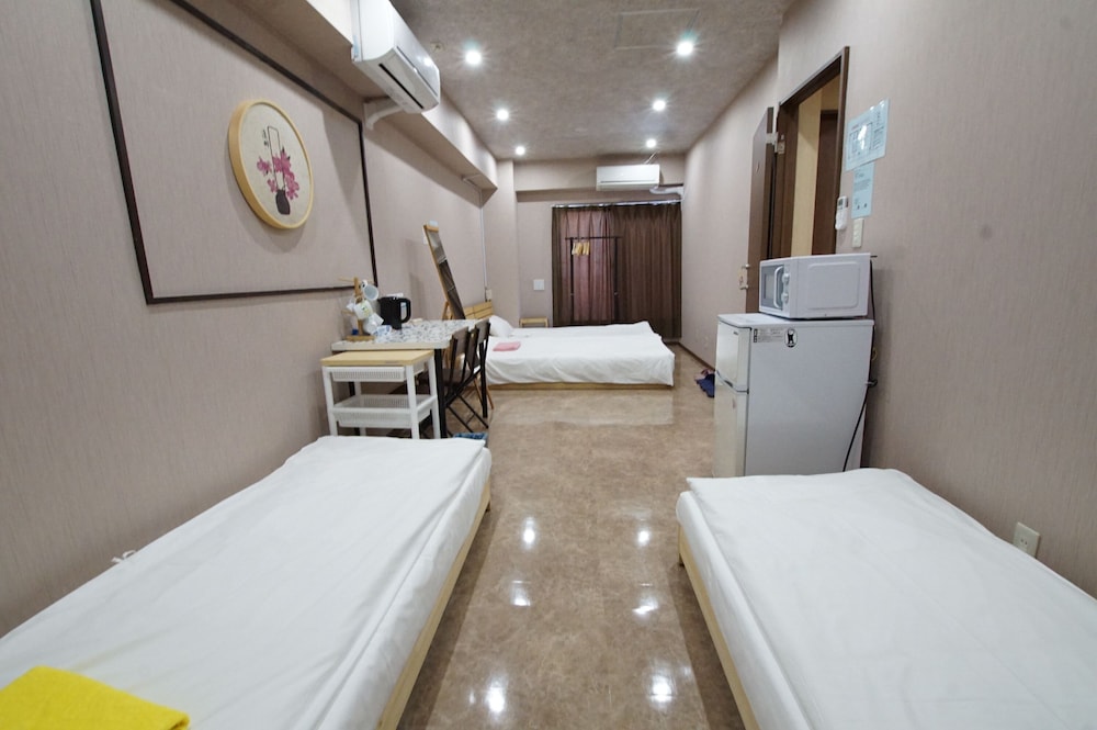 Quadruple Room, Shared Bathroom photo 3